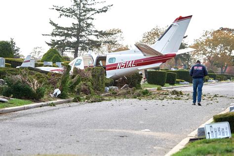 Plane Crashes Long Island One dead, two injured in caught-on-video plane crash on Long Island